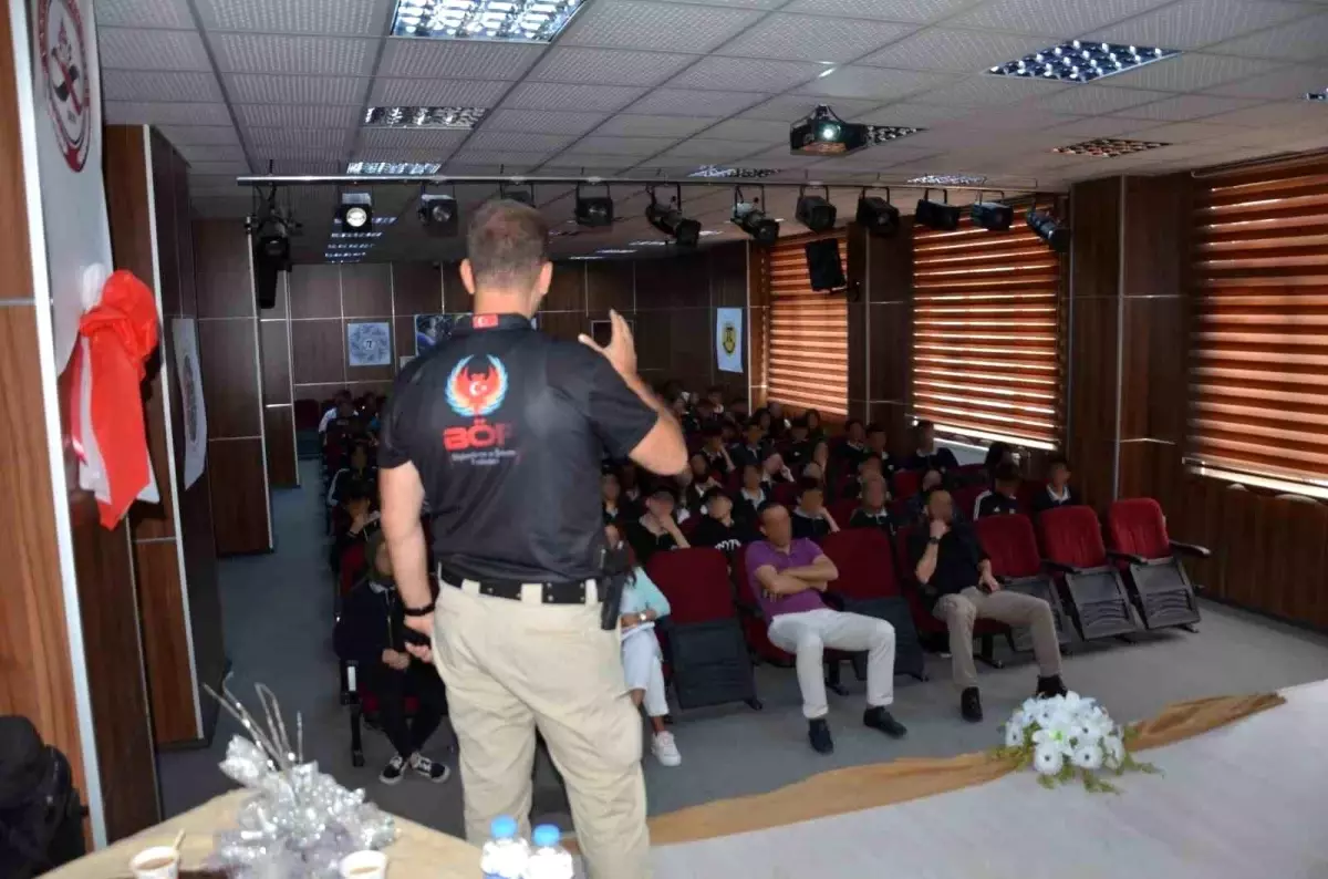 Erzurum’da Öğrencilere Terör Bilgilendirmesi