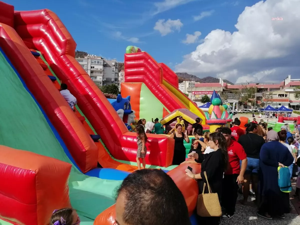 İzmir’de Orman Yangınından Etkilenen Çocuklar İçin Eğlenceli Etkinlikler Düzenlendi