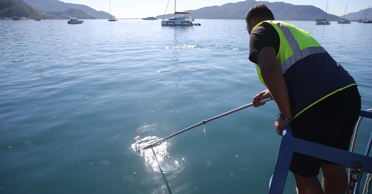 Marmaris Körfezi’nde atık temizliği