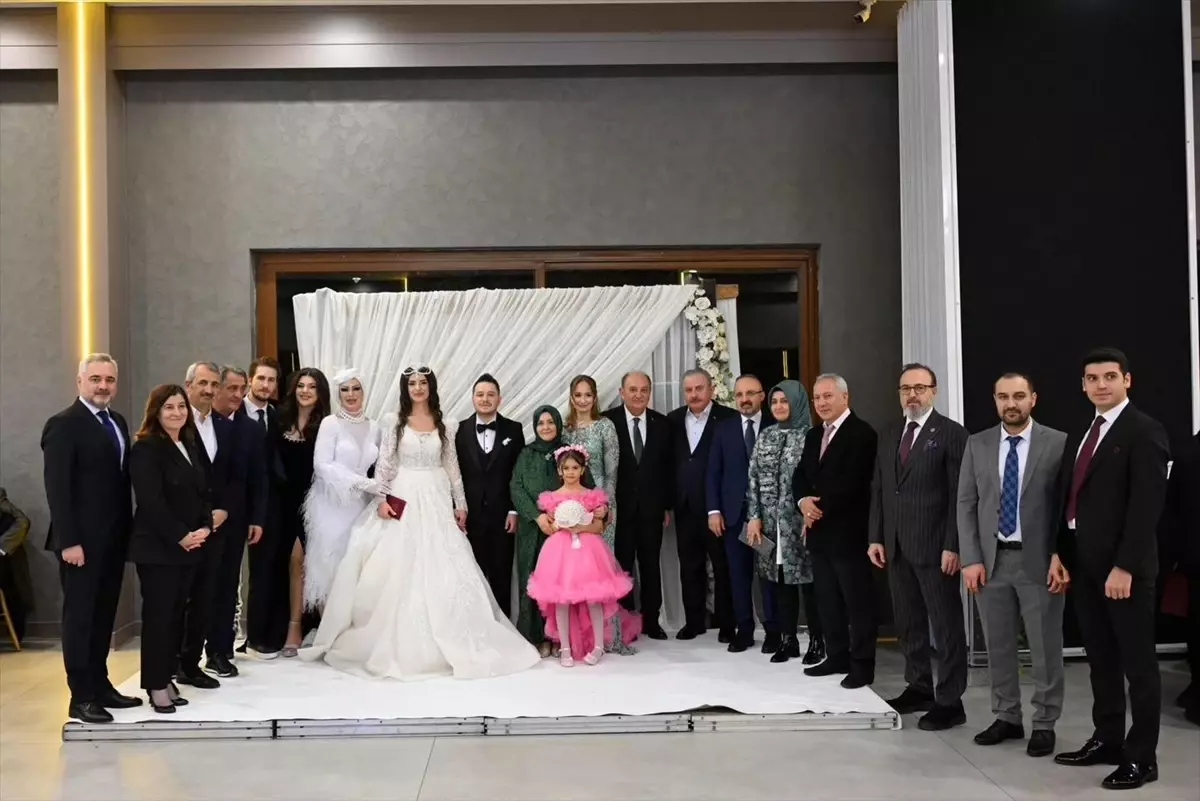 Vali Sezer, Düğünde Nikah Şahidi Oldu